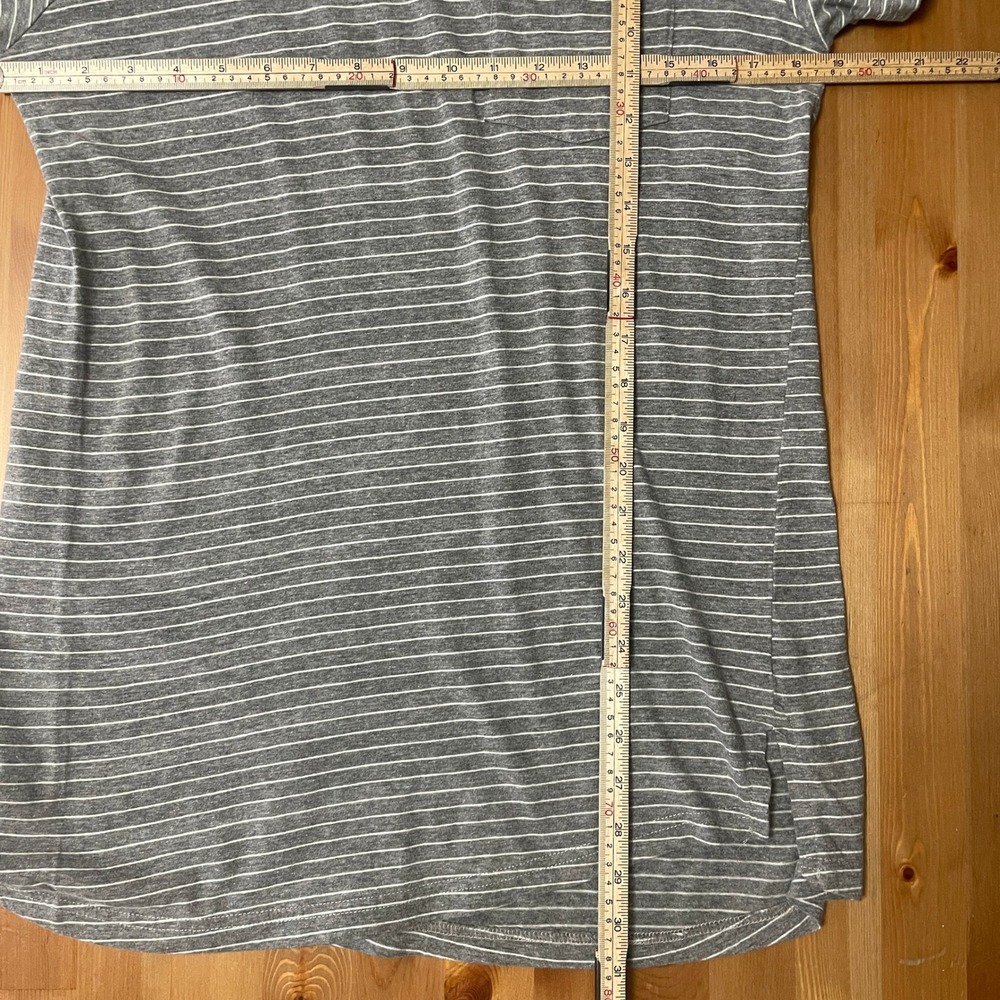 Forever 21 Grey Striped Short Sleeve Pocket T-Shirt Crew Neck Side Slit Mens M - Picture 6 of 6